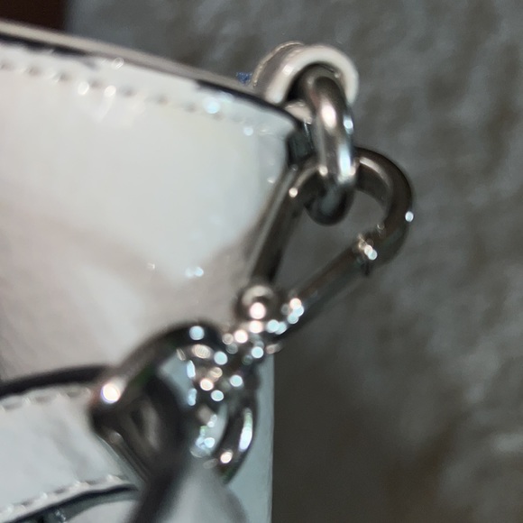 Carpisa Purse bag pocketbook handbag faux gray patent. Used once. Lots of space - Picture 6 of 7